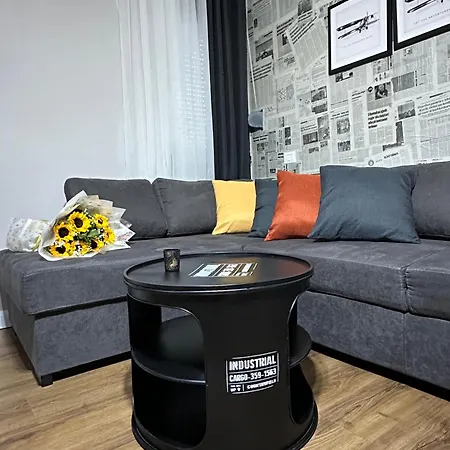 The Newspapers Apartman *